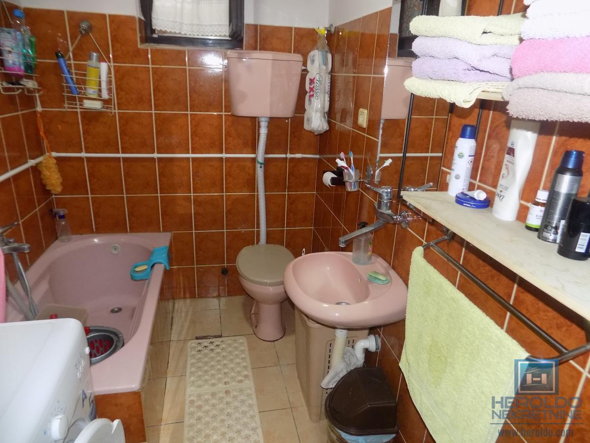 Kuća na prodaju u Dankovu 12