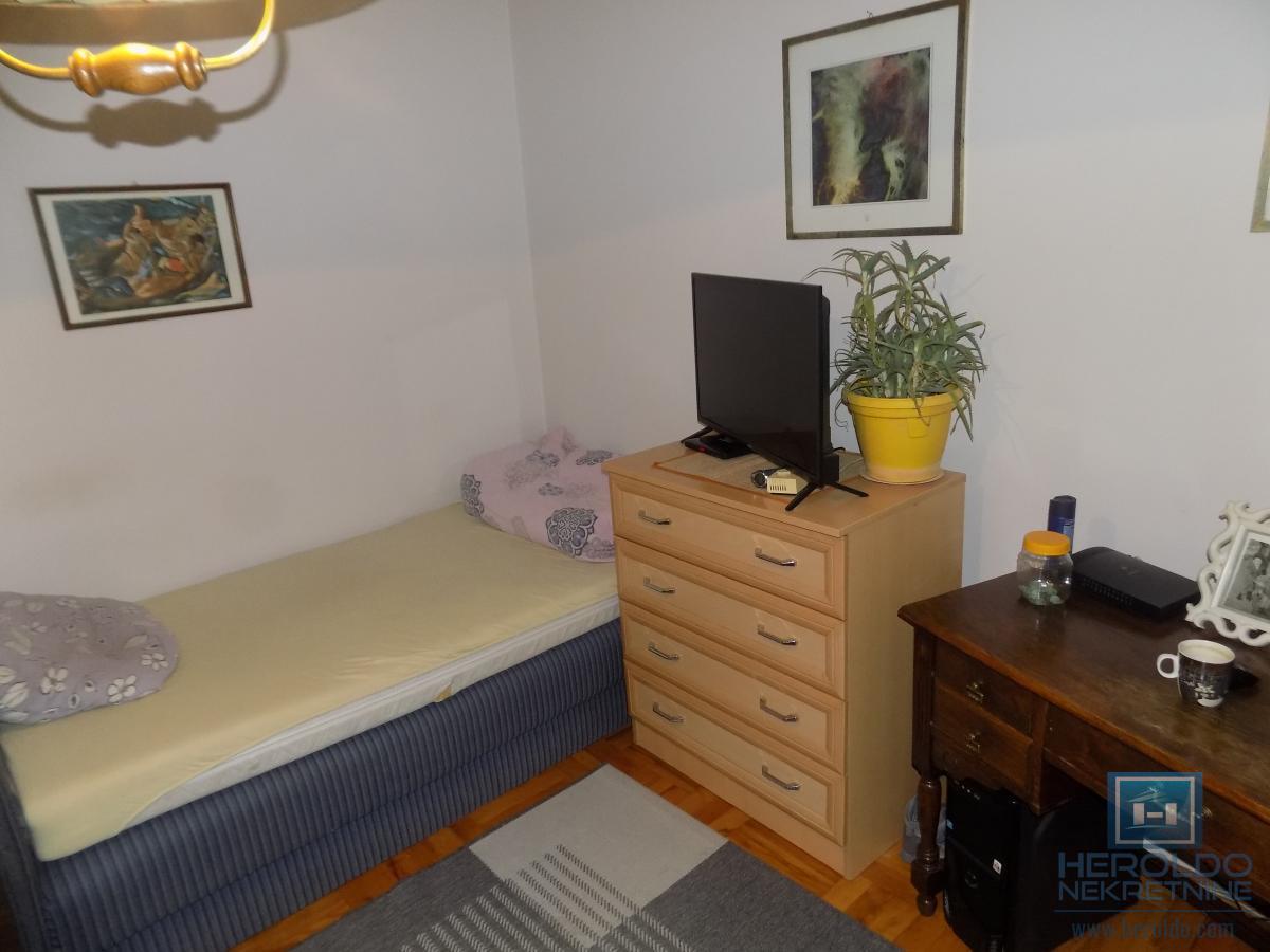 Kuća na prodaju u Dankovu 9