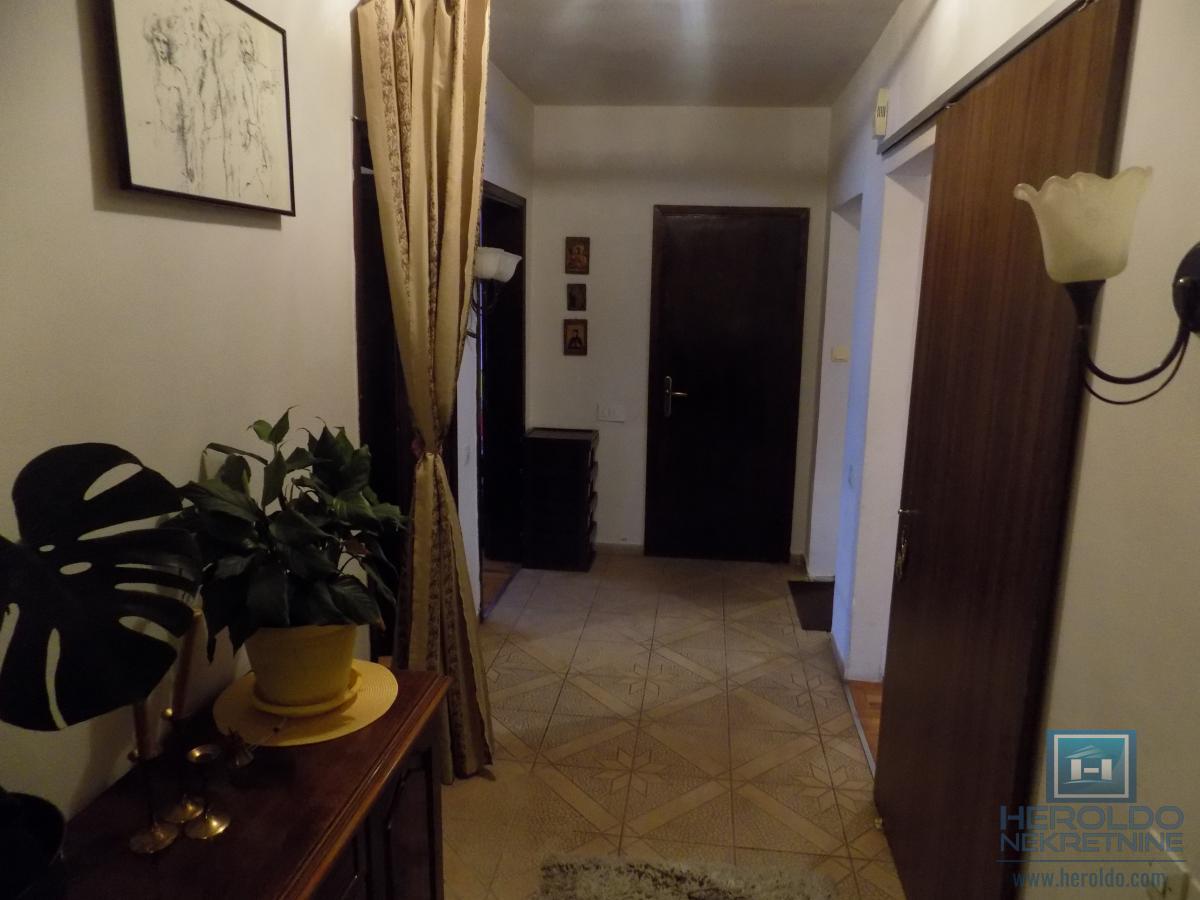 Kuća na prodaju u Dankovu 6