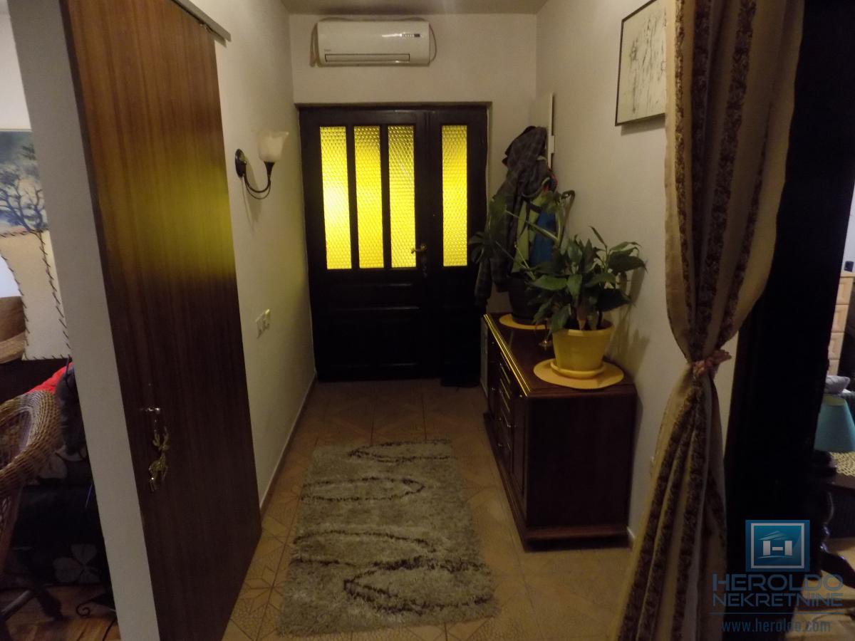 Kuća na prodaju u Dankovu 7