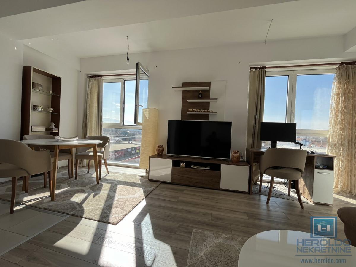 Kompletno opremljen jednoiposoban stan u novoj zgradi 4