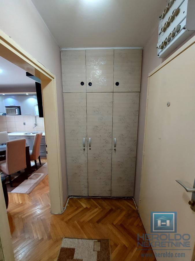 Jednoiposoban stan za izdavanje u naselju Tabane 9