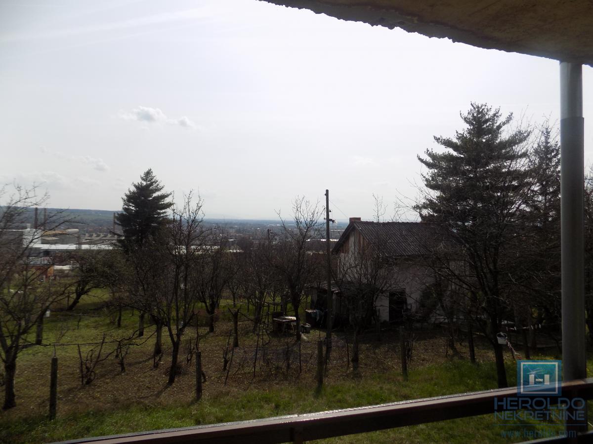Kuća na prodaju-Karađorđevo brdo 17