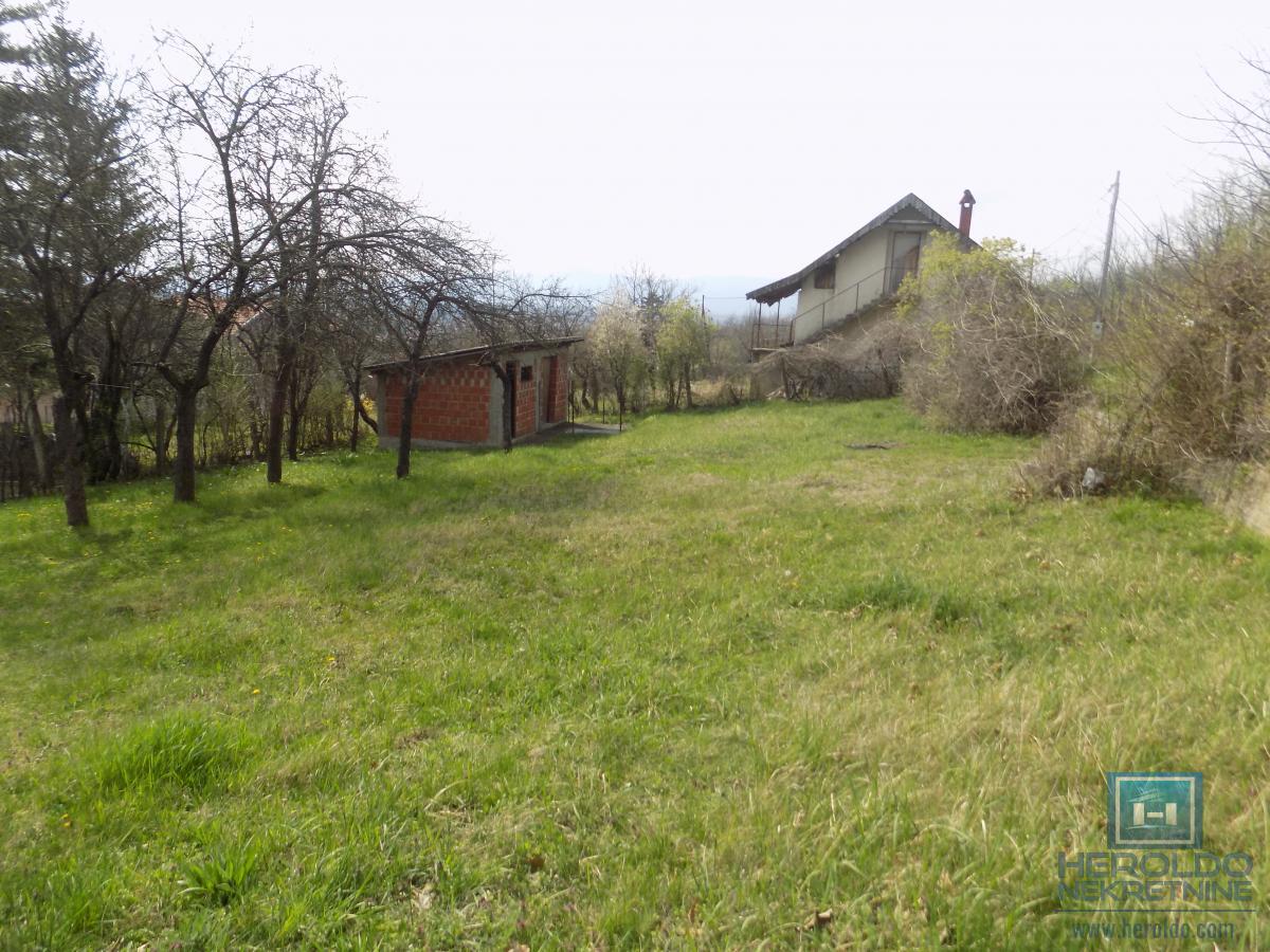 Kuća na prodaju-Karađorđevo brdo 14