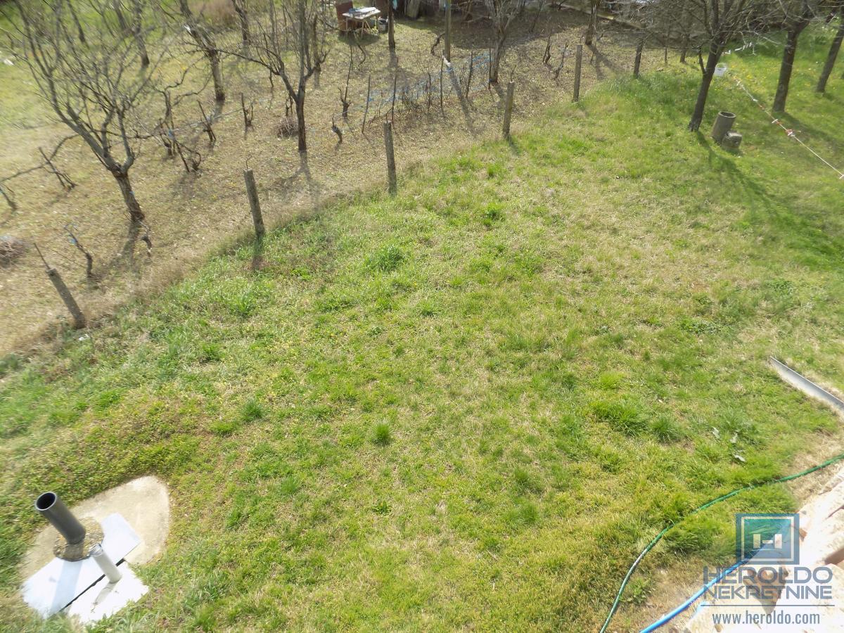 Kuća na prodaju-Karađorđevo brdo 15