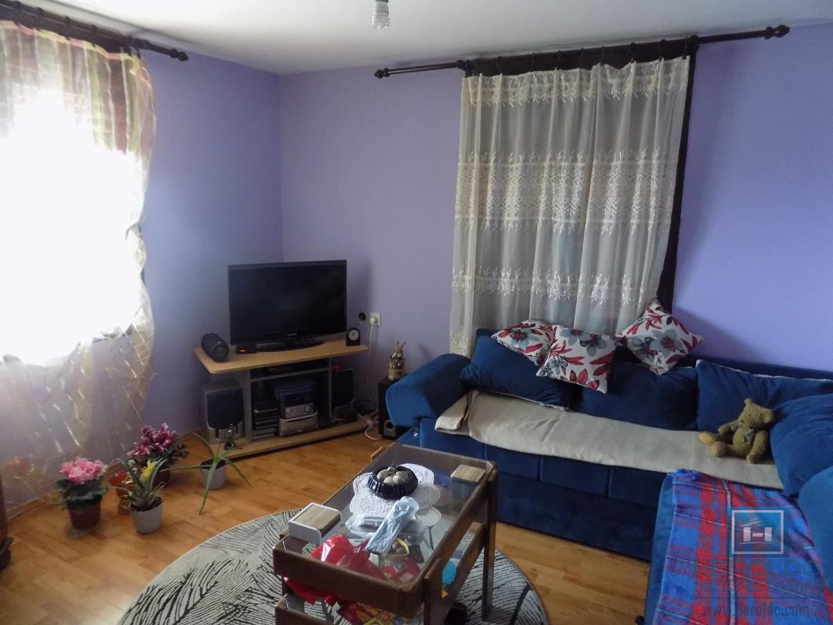 Kuća na prodaju-Karađorđevo brdo 5