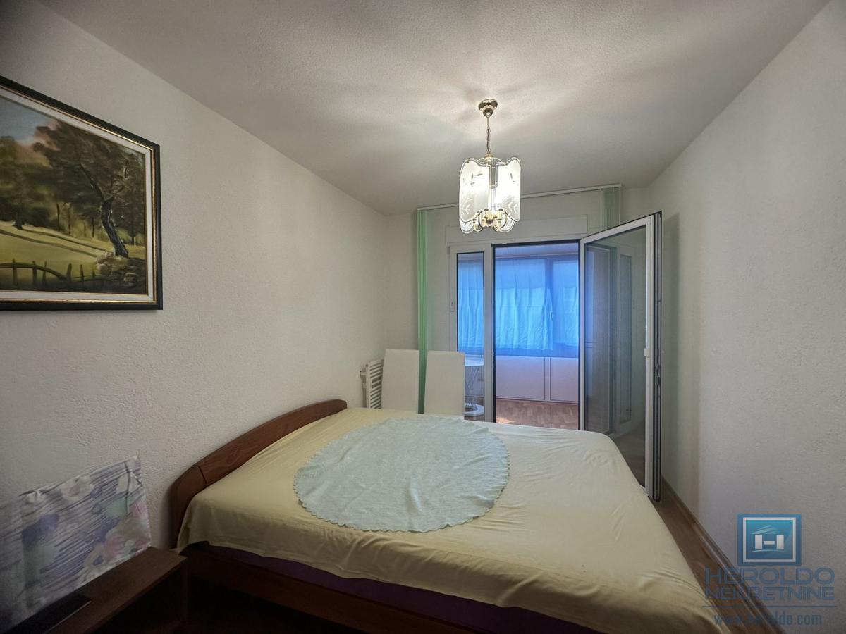 Na prodaju kompletno nameštena kuća u Ćupriji 10