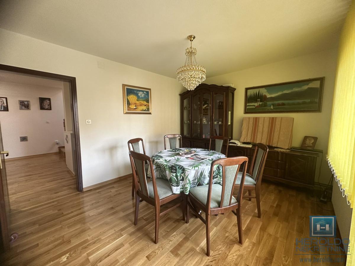 Na prodaju kompletno nameštena kuća u Ćupriji 4