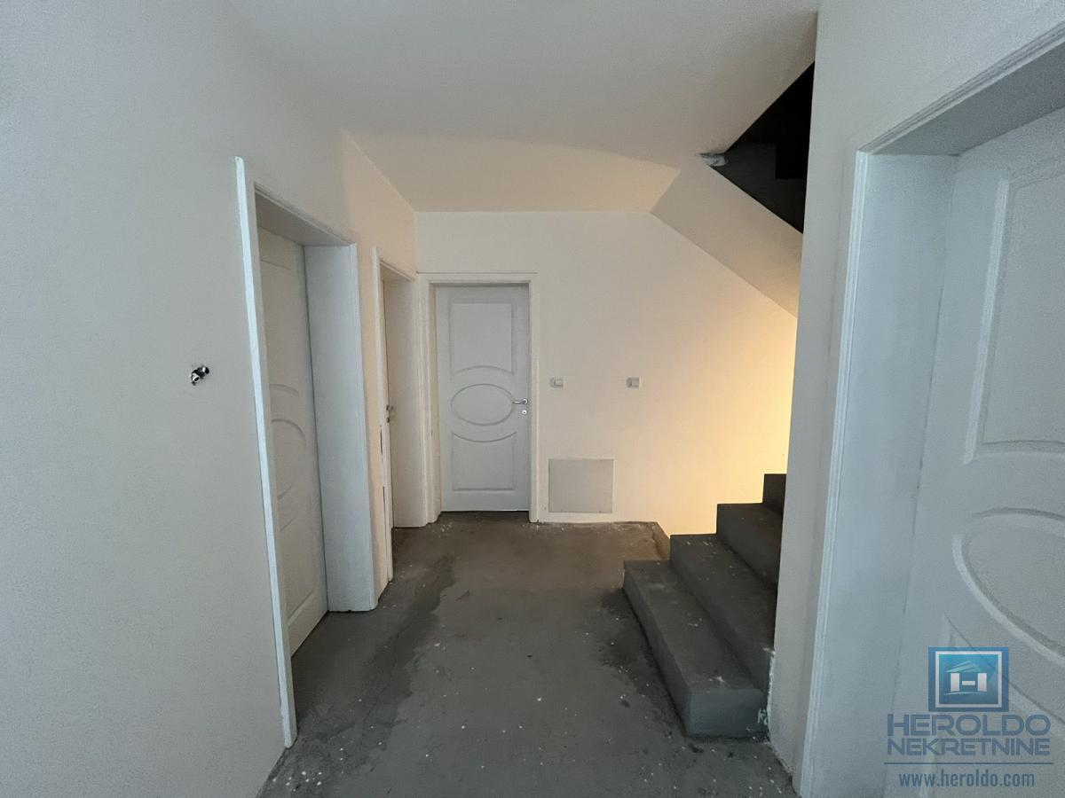 Kuća novijeg datuma kod Akva parka 11