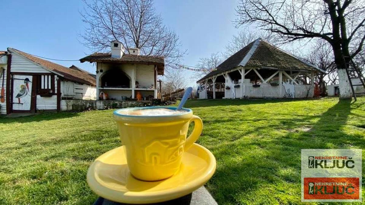 ČEREVIĆ, Objekat 334 m2 na Placu 1985m2, Seoski Turizam 15