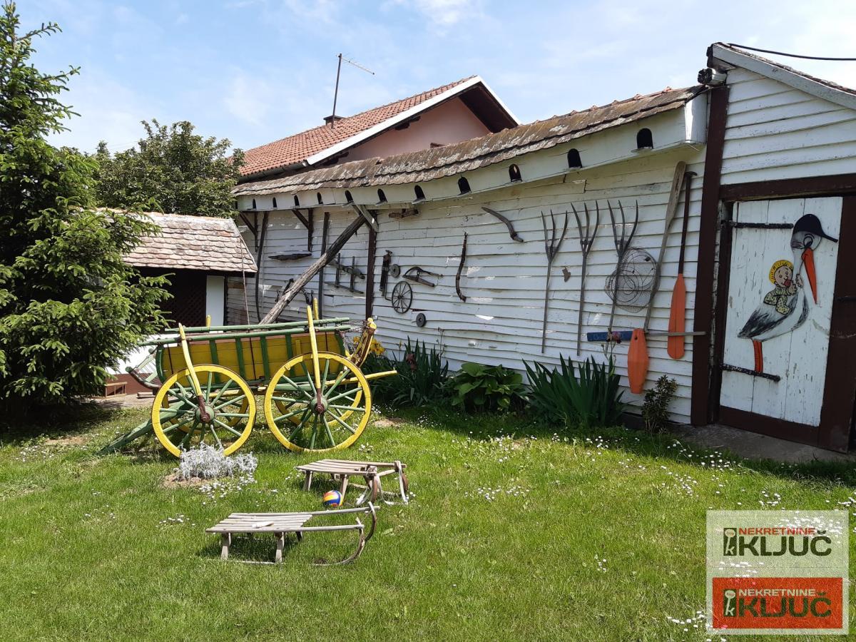 ČEREVIĆ, Objekat 334 m2 na Placu 1985m2, Seoski Turizam 18