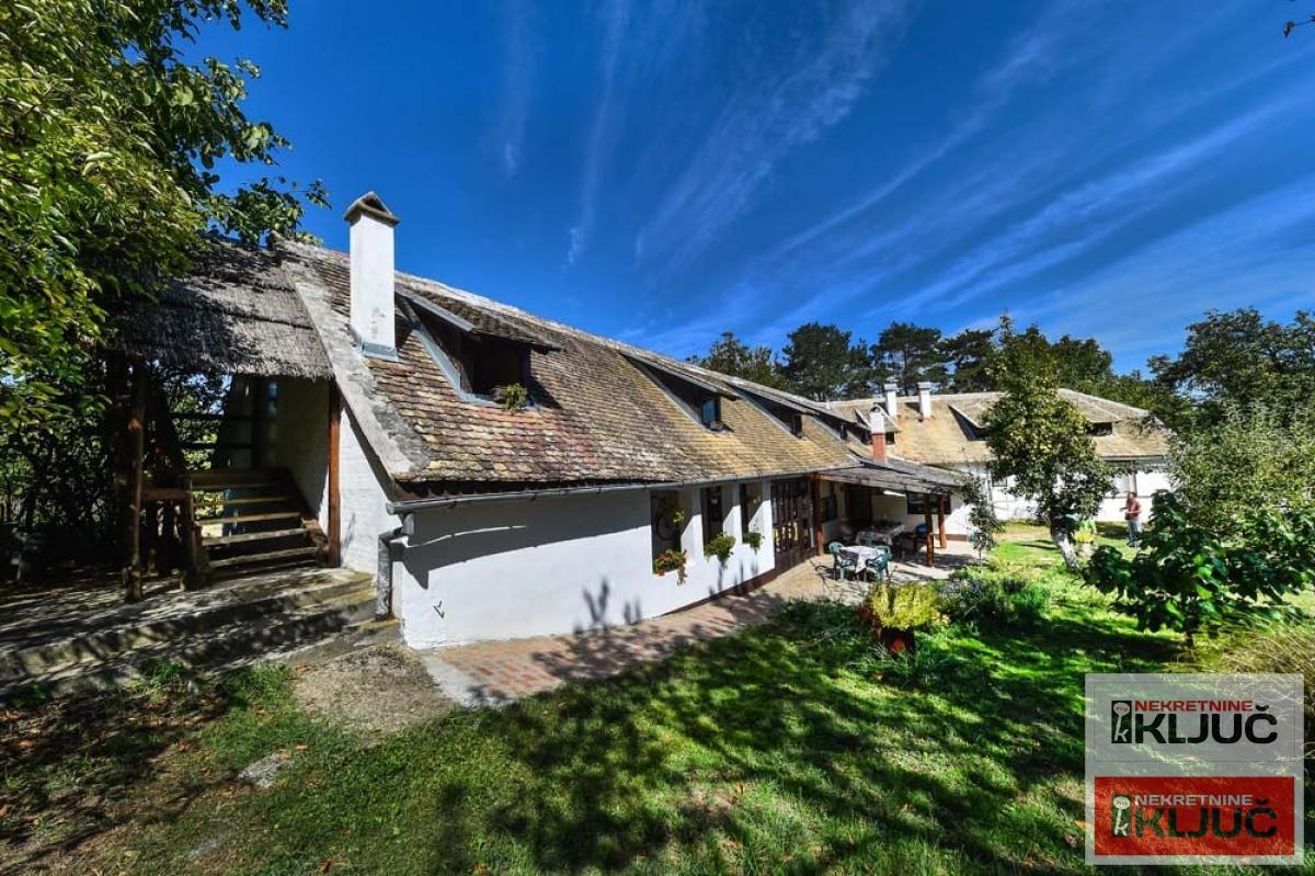 ČEREVIĆ, Objekat 334 m2 na Placu 1985m2, Seoski Turizam 2