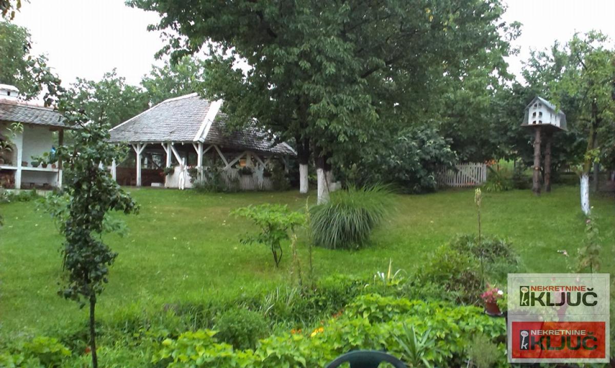 ČEREVIĆ, Objekat 334 m2 na Placu 1985m2, Seoski Turizam 4