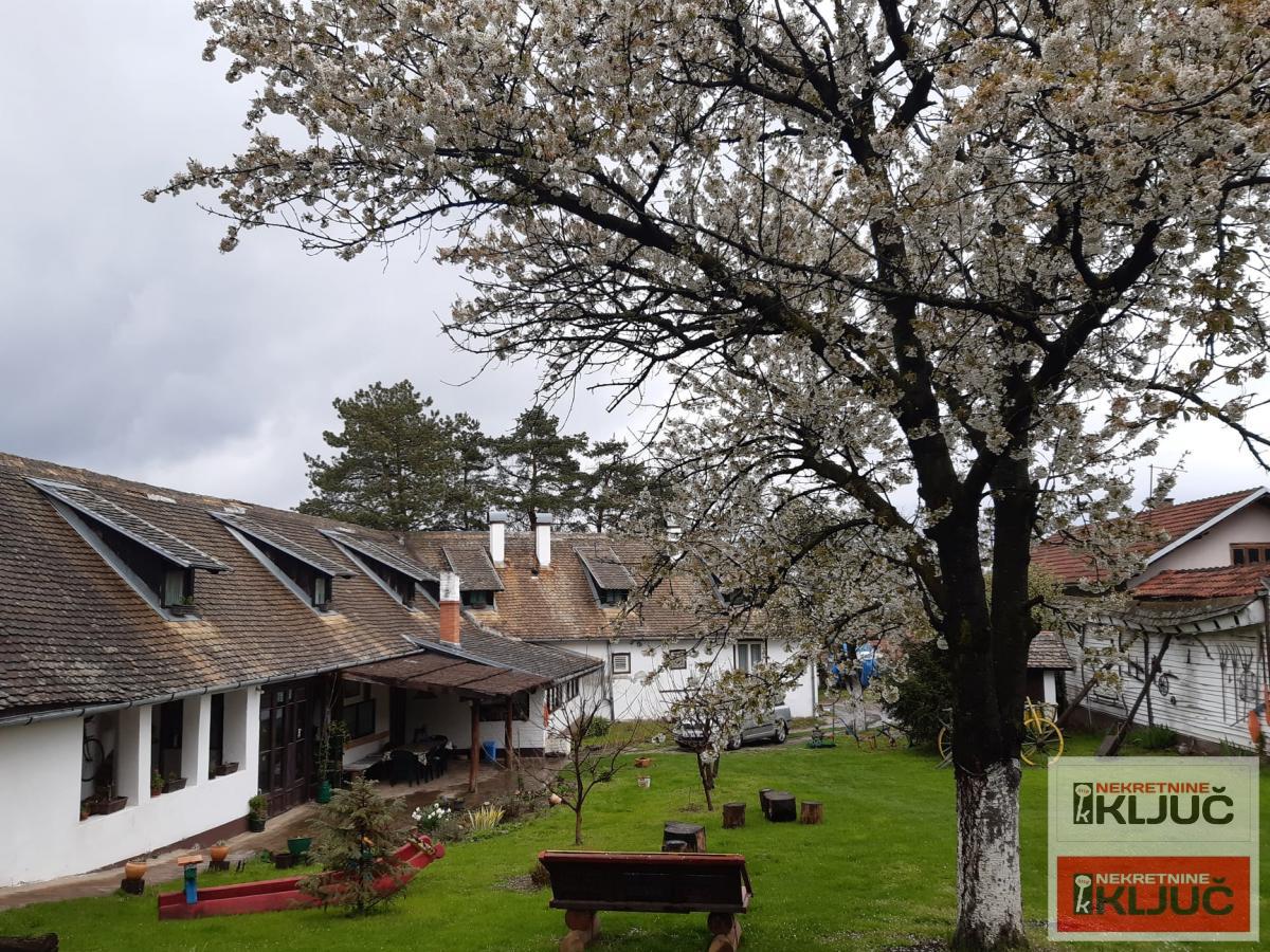 ČEREVIĆ, Objekat 334 m2 na Placu 1985m2, Seoski Turizam 10
