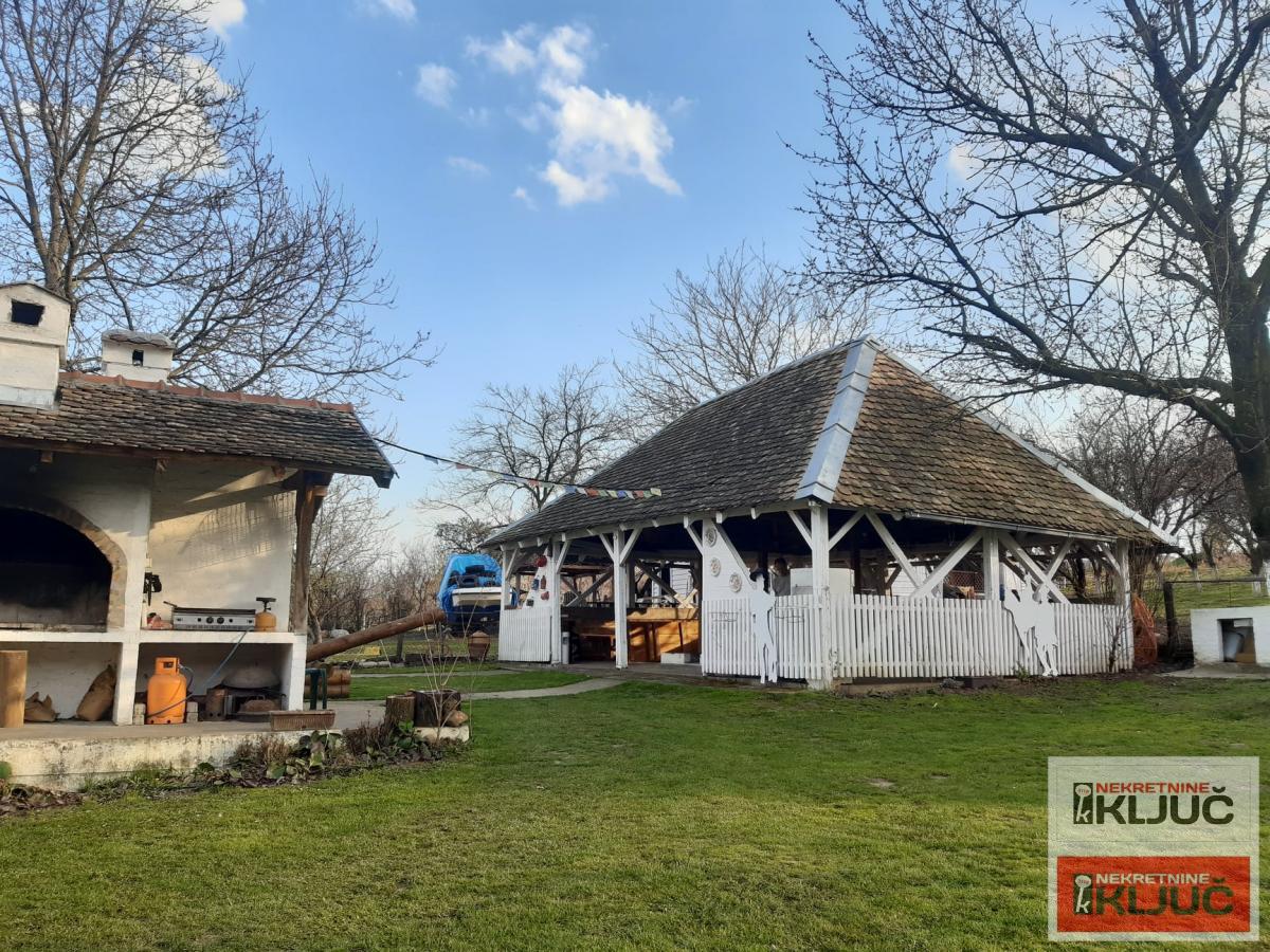 ČEREVIĆ, Objekat 334 m2 na Placu 1985m2, Seoski Turizam 12