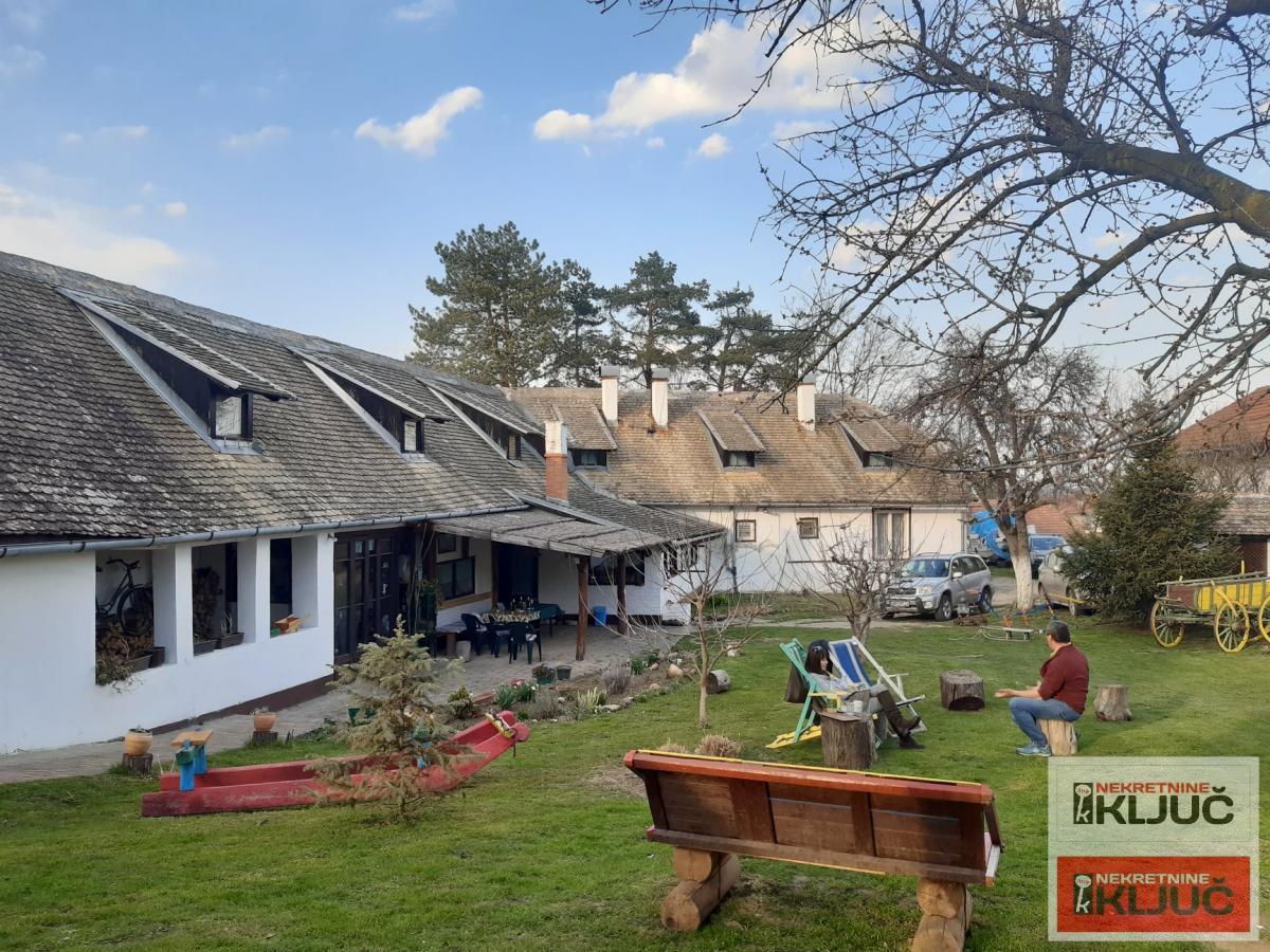 ČEREVIĆ, Objekat 334 m2 na Placu 1985m2, Seoski Turizam 13