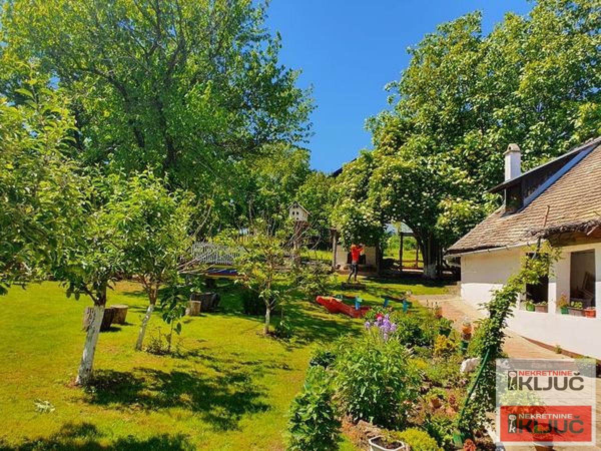 ČEREVIĆ, Objekat 334 m2 na Placu 1985m2, Seoski Turizam 22