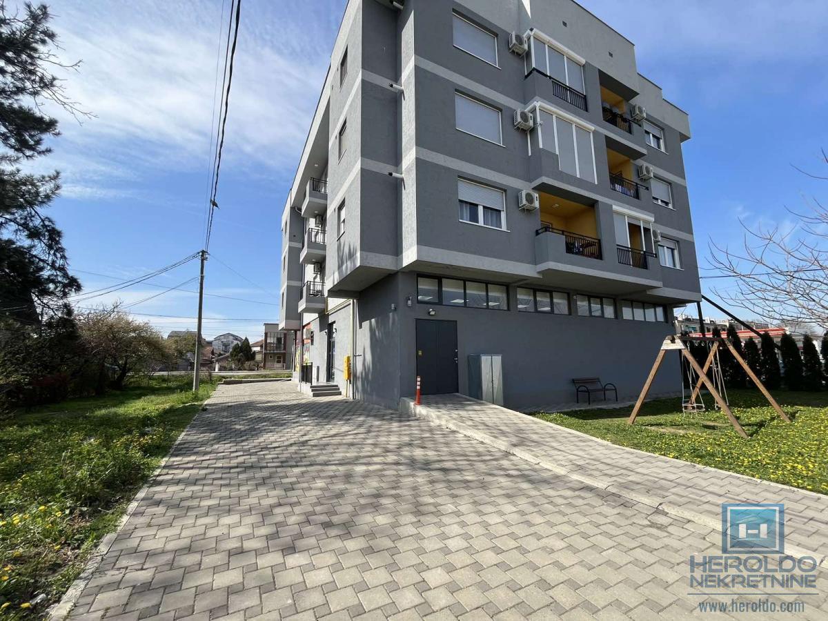 Retko u ponudi nov lokal u centru Jagodine 7