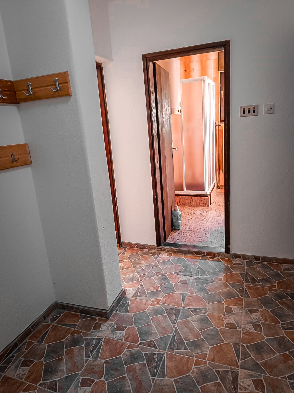 Prostrano i Moderno Prizemlje u Trospratnoj Kući   Krusevac 8