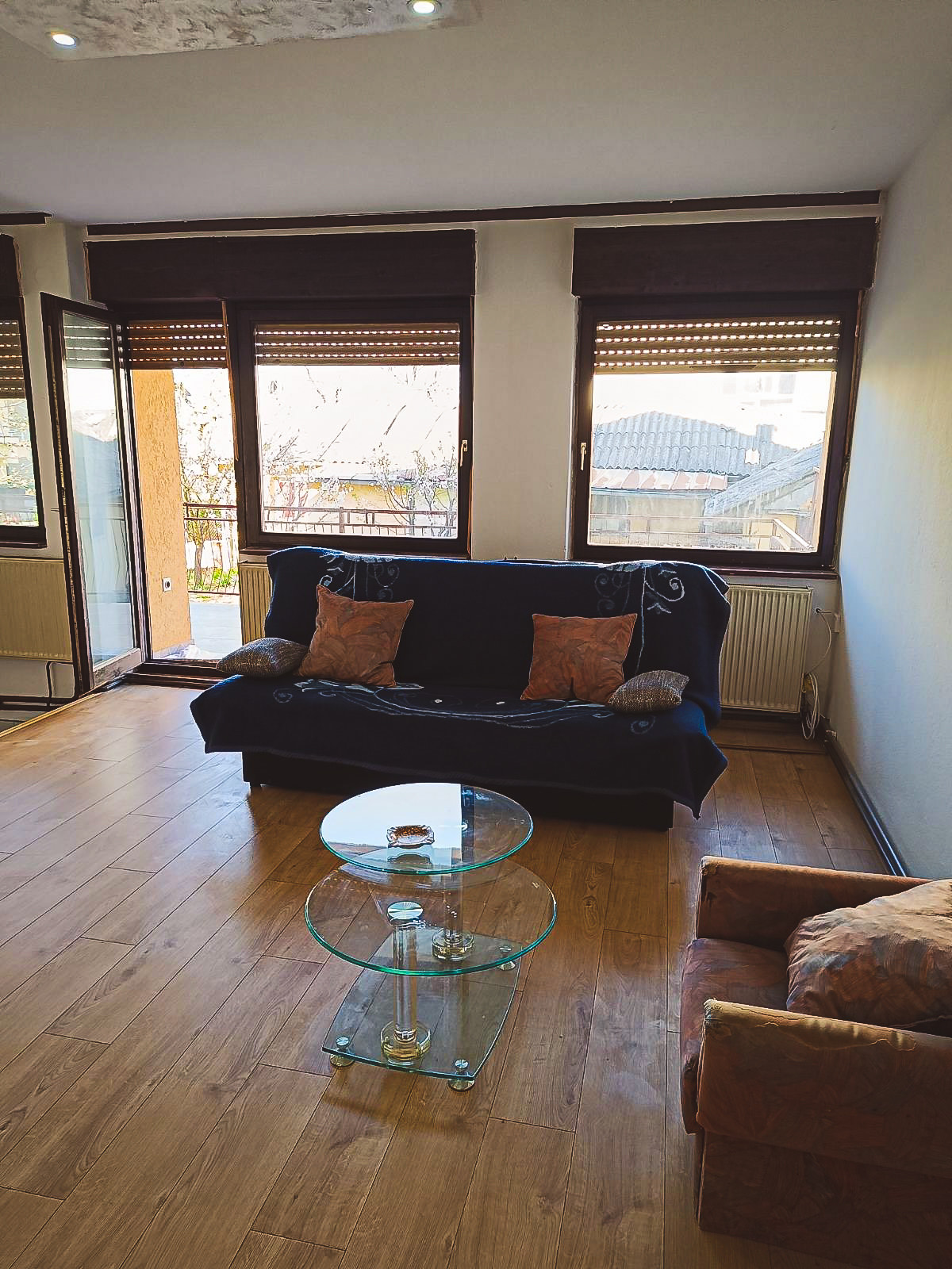 Prostrano i Moderno Prizemlje u Trospratnoj Kući   Krusevac 7