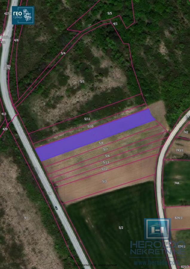 Poljoprivredno zemljište uz glavni put 1