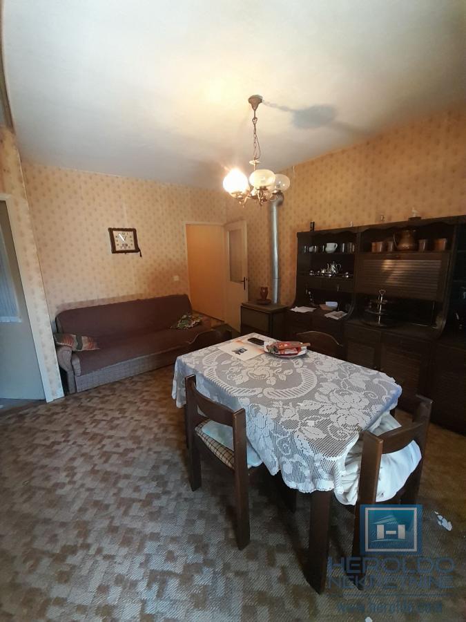 Šarmantan stan sa terasom u naselju Streliste 6