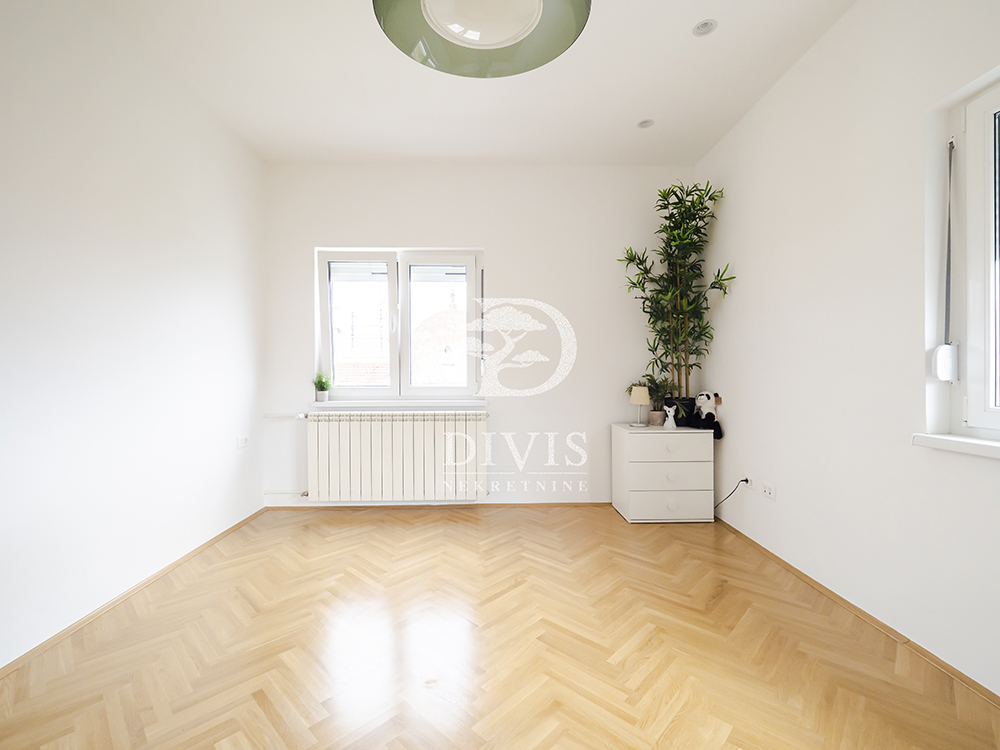 Prodajemo stan u Palmotićevoj  Atelje 212 56m² 2