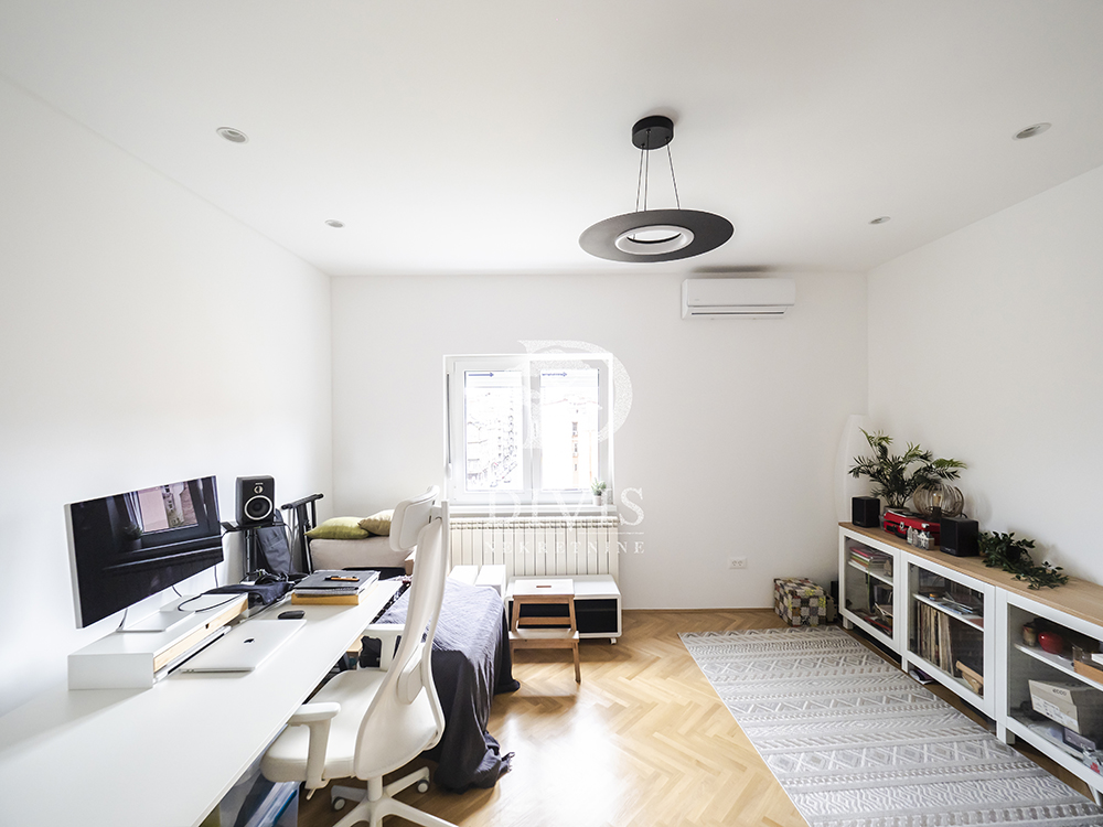 Prodajemo stan u Palmotićevoj  Atelje 212 56m² 1