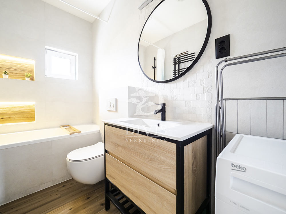 Prodajemo stan u Palmotićevoj  Atelje 212 56m² 3