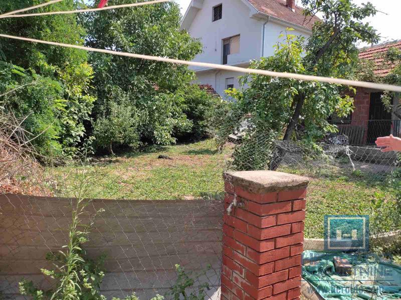 Stara kuća za rušenje 11