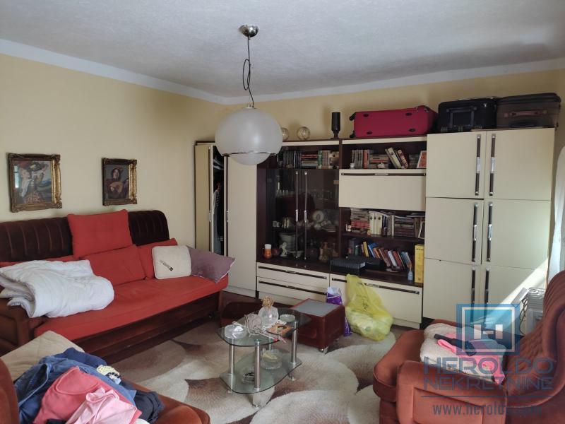 Stara kuća za rušenje 9