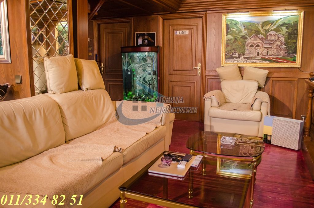 Zemun  Centar   Glavna 142m2 2