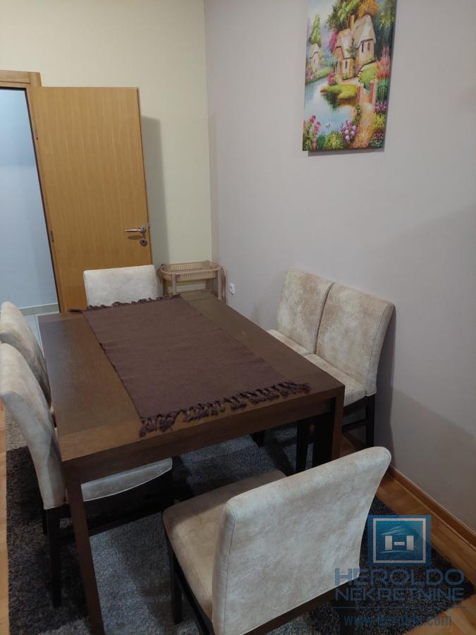 Prelep jednosoban stan u apartmanskom naselju Zlatiborski konaci 3