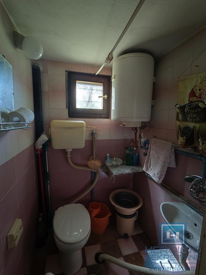 Na prodaju kuća idealna kao vikendica u selu Deonica 5