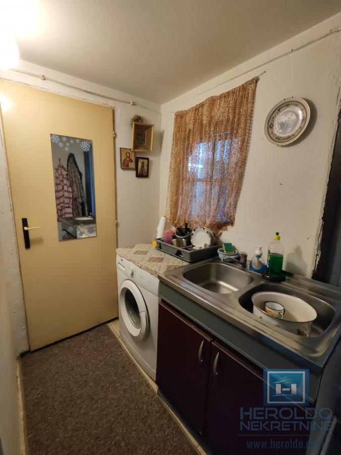 Na prodaju kuća idealna kao vikendica u selu Deonica 6