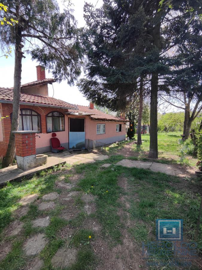 Na prodaju kuća idealna kao vikendica u selu Deonica 22