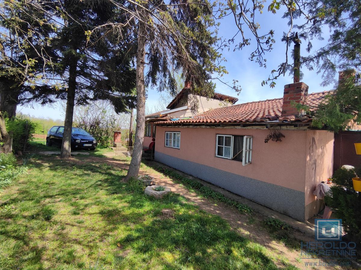 Na prodaju kuća idealna kao vikendica u selu Deonica 2