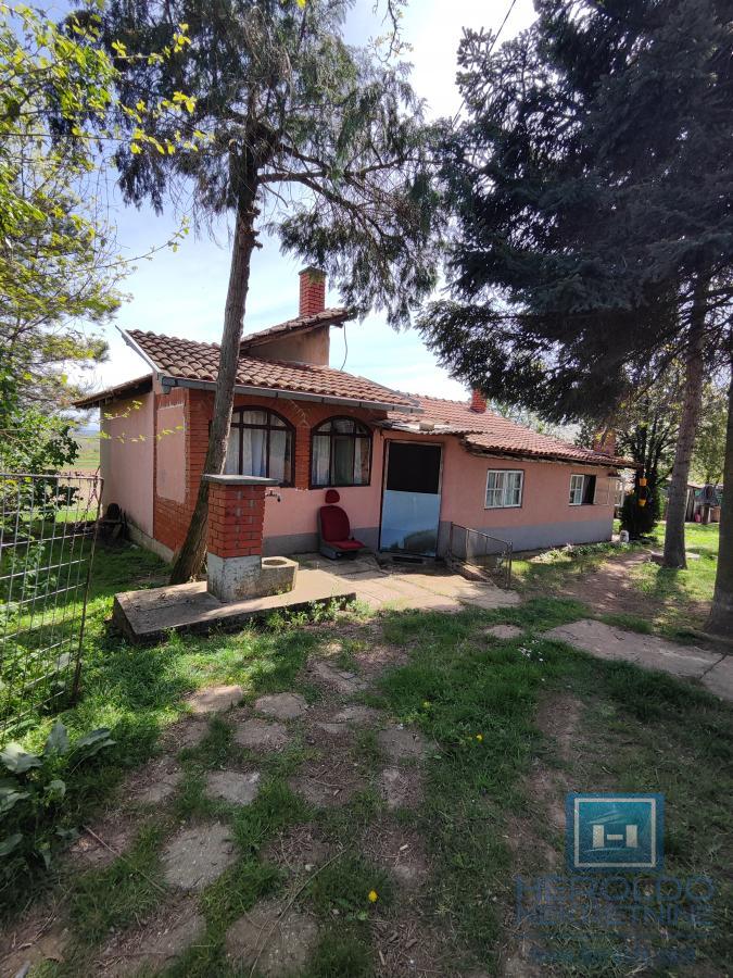 Na prodaju kuća idealna kao vikendica u selu Deonica 3