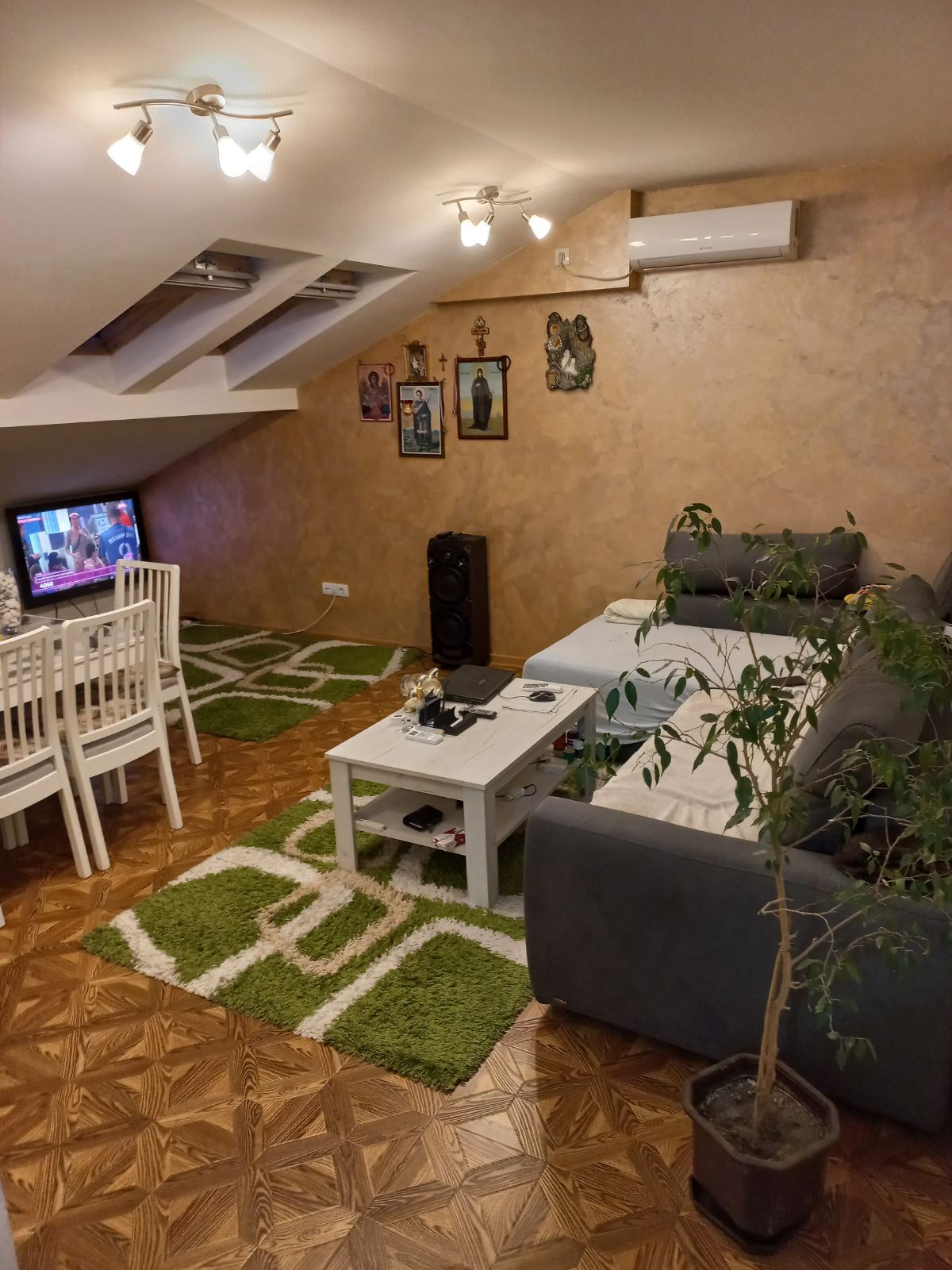 Stan na prodaju u Borci 1