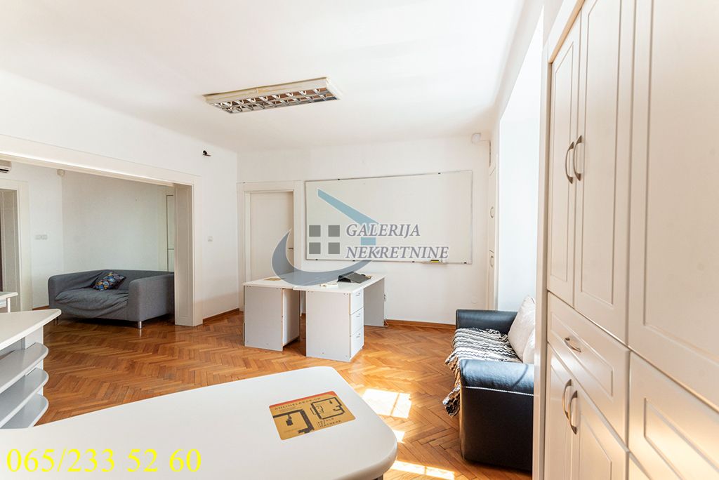 Stari grad  Dom Omladine   Makedonska 3