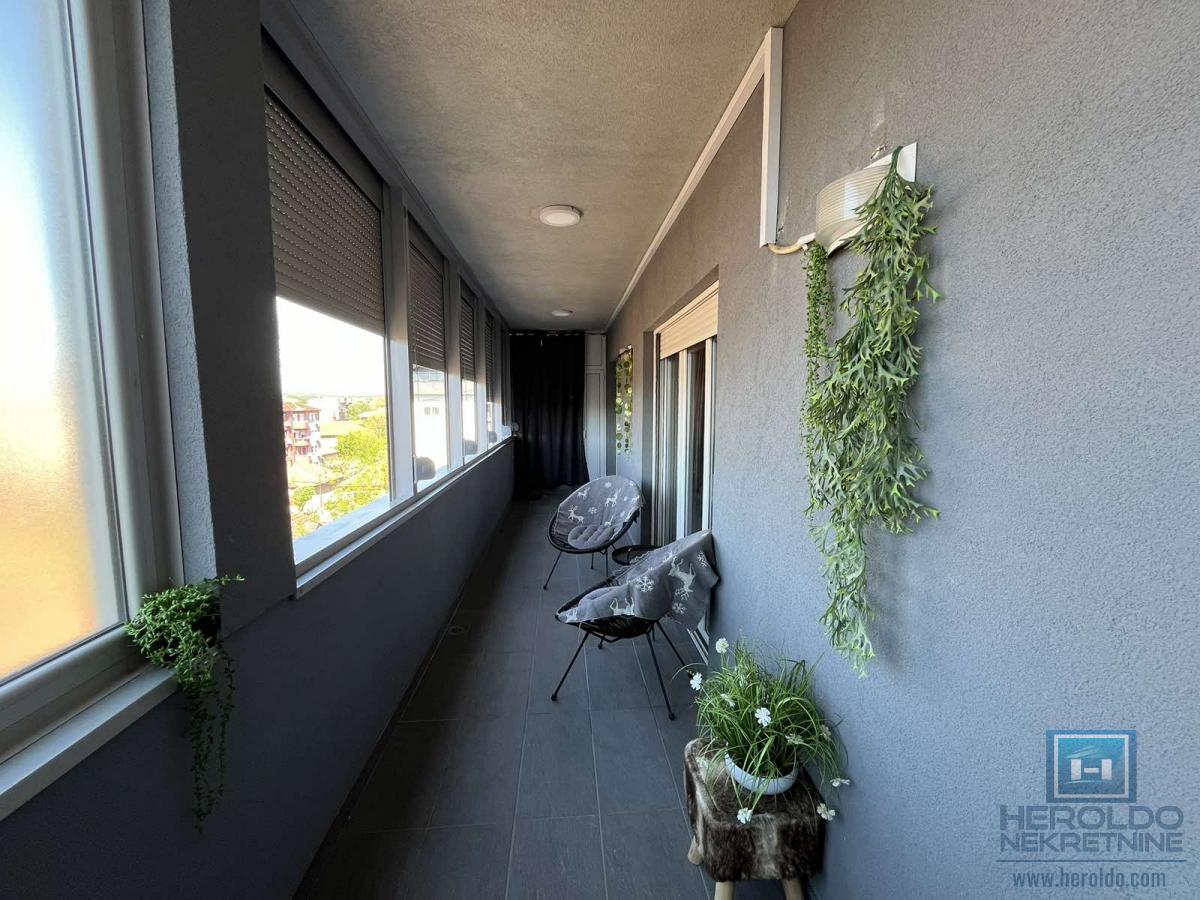 Luksuzan penthouse u širem centru Jagodine 13