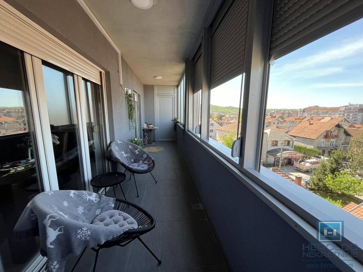 Luksuzan penthouse u širem centru Jagodine 14