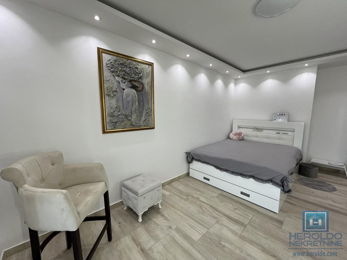 Luksuzan penthouse u širem centru Jagodine 27