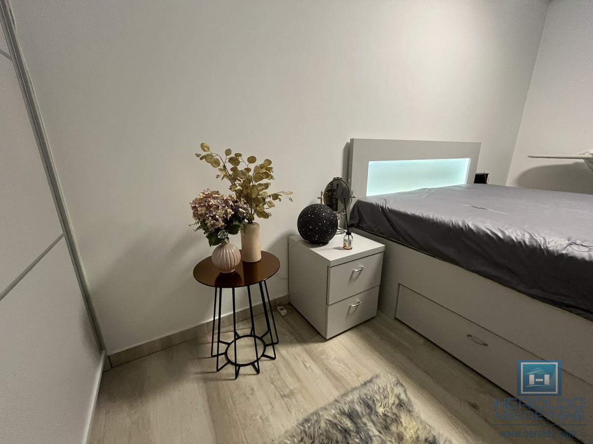 Luksuzan penthouse u širem centru Jagodine 30