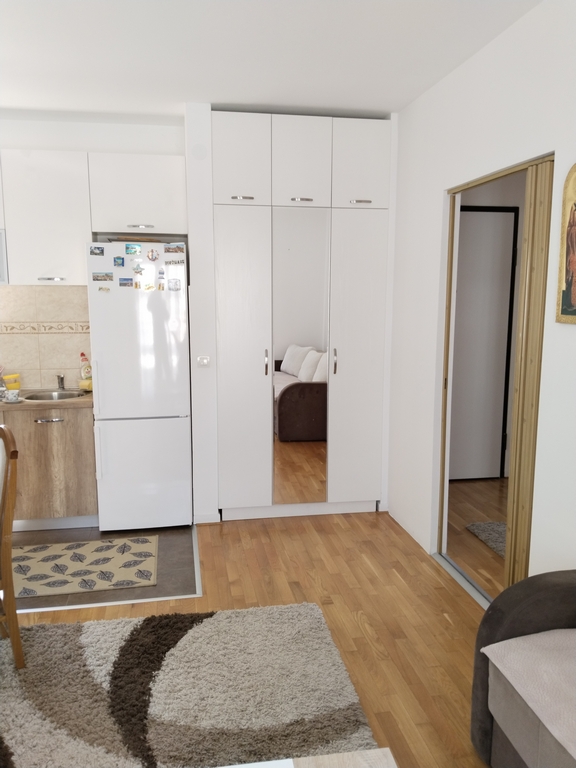 Bulevar kod Kluza  namešten stan 2