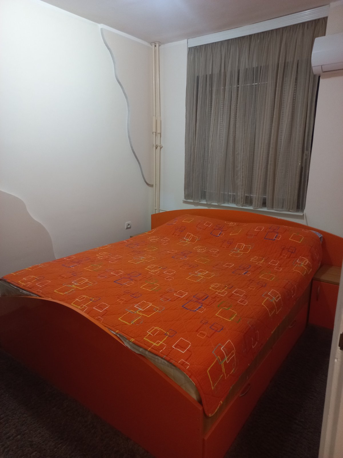 Izdajem stan na pocetku Vizantijskog bulevara  park Svetog Save  4