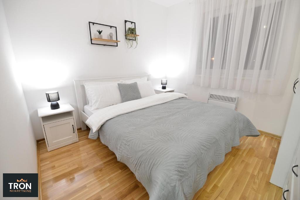 Lux jednosoban stan 39m2 3