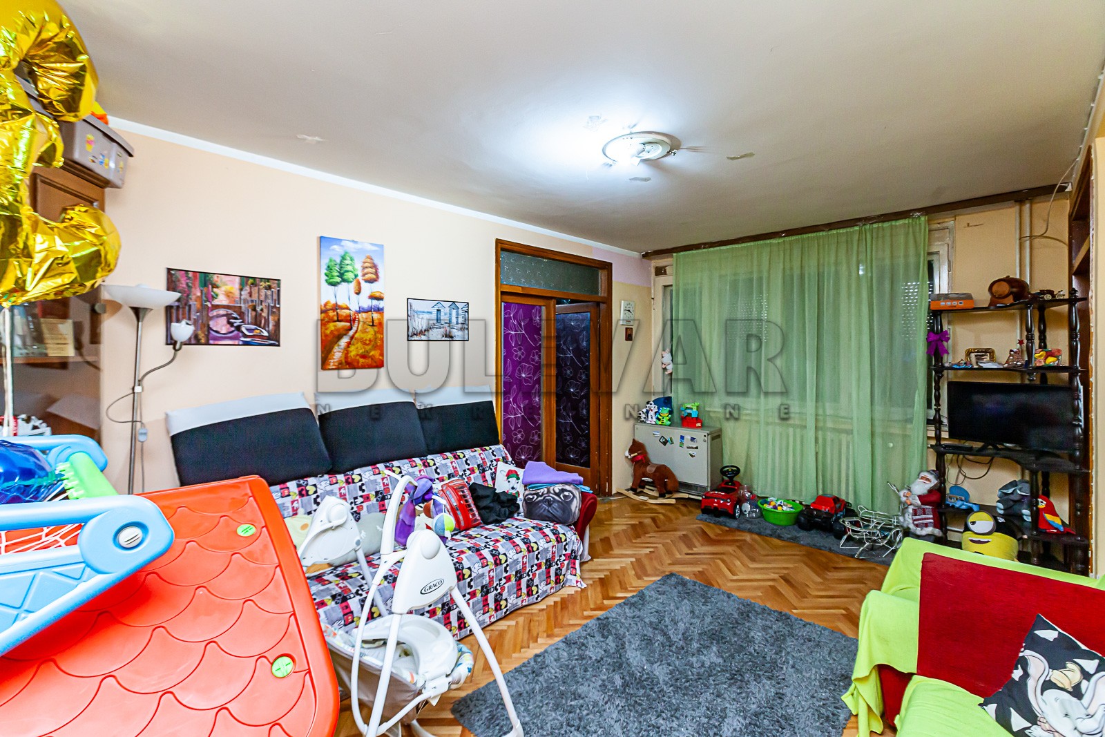 četvorosoban stan, 100 m2, Centar, Sinđelićev trg ID: p-010779 1