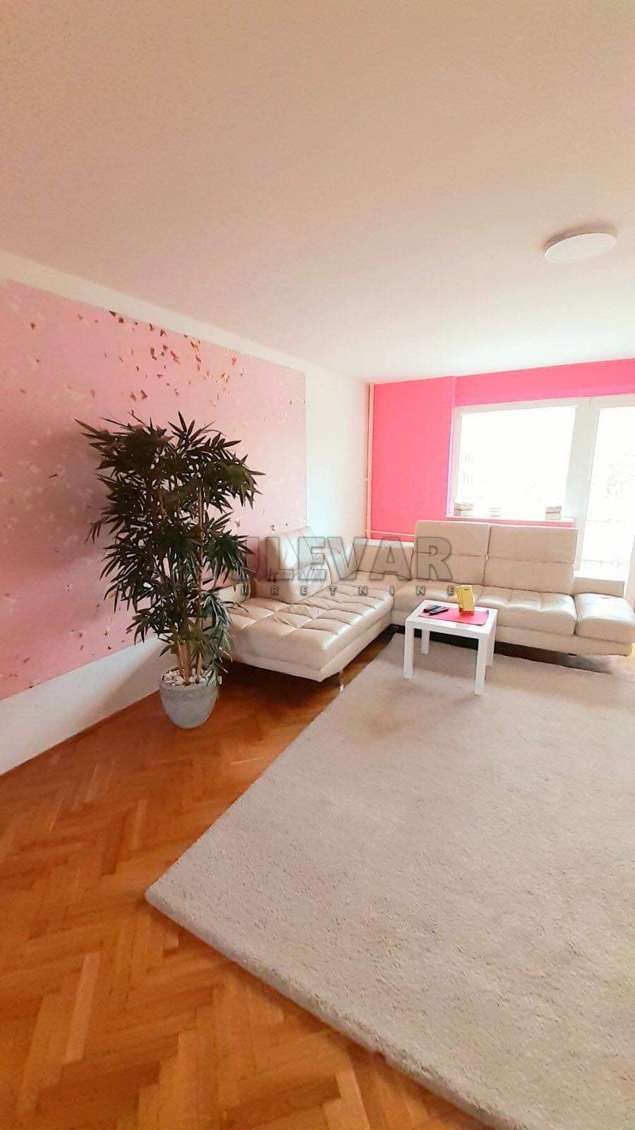 četvorosoban stan, 115 m2, Centar, Trg kralja Aleksandra Ujedinitelja ID: p-09148 7