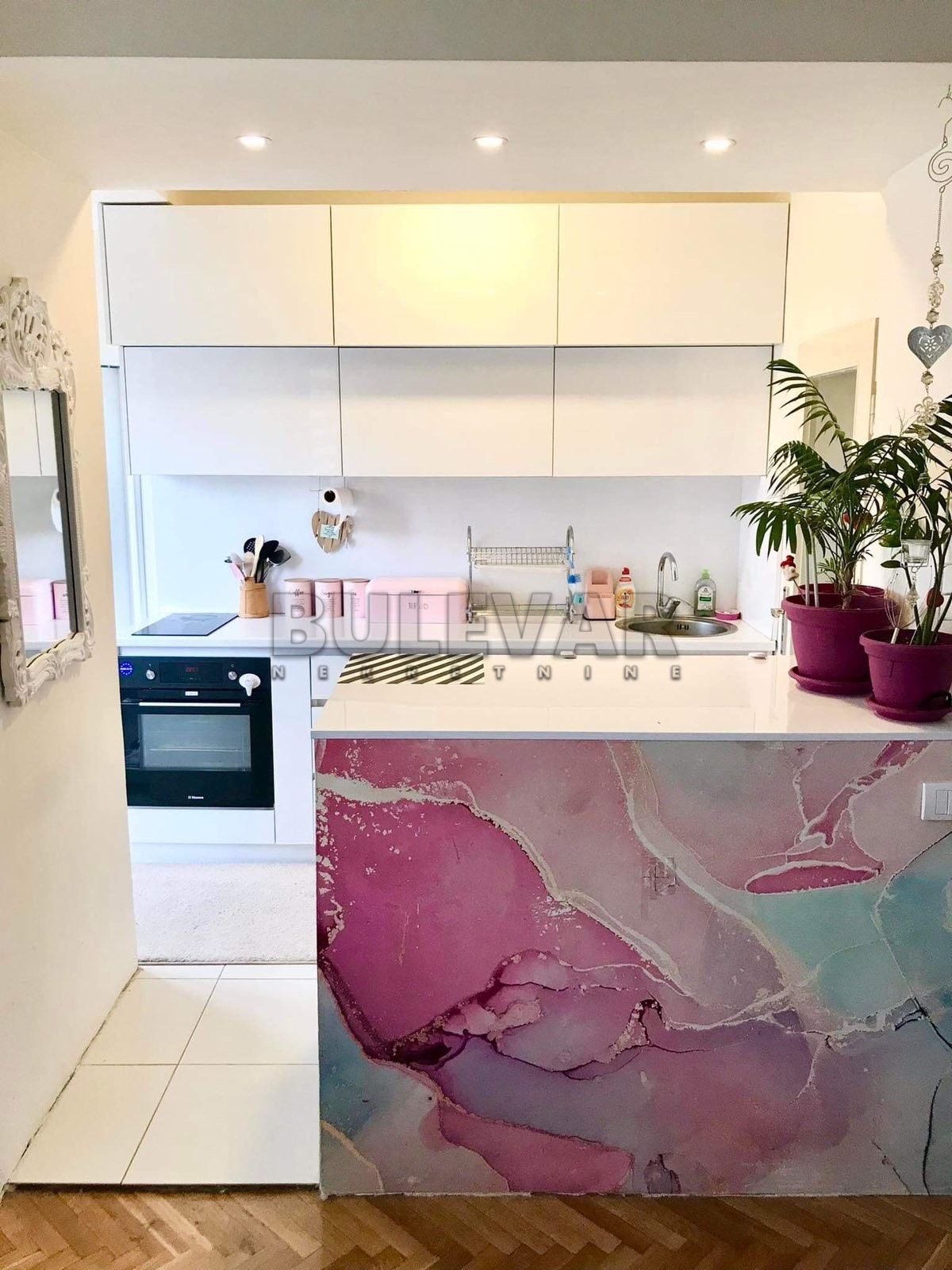 četvorosoban stan, 115 m2, Centar, Trg kralja Aleksandra Ujedinitelja ID: p-09148 9